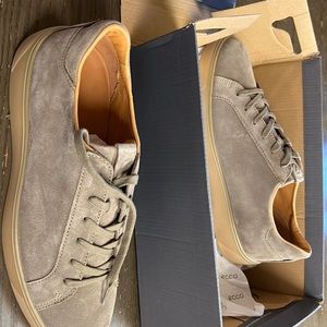 Mens Ecco shoes. Brand new-never worn. Size 11-11.5
